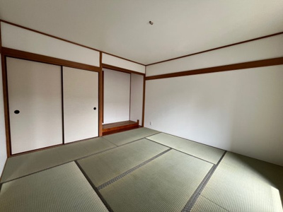 【和室】 | 井吹台東町３丁目中古テラス | 床の間もある本格的な和室です。客間としてもお使いいただけます。