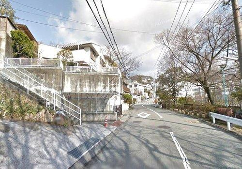 甲陽園西山町　の前面道路含む現地写真|静かで緑豊かな住宅地です。