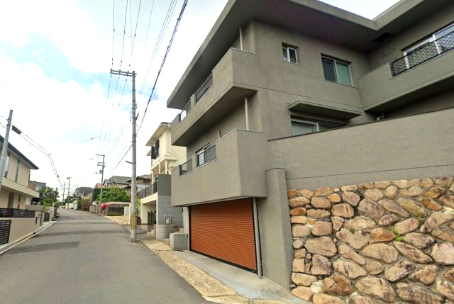 宝塚市千種4丁目の駐車場