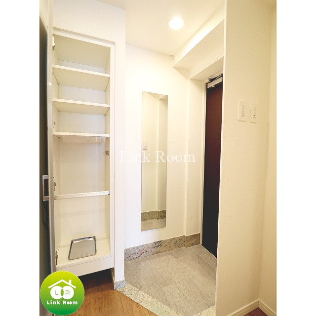 プレール・ドゥーク門前仲町Ⅱの玄関