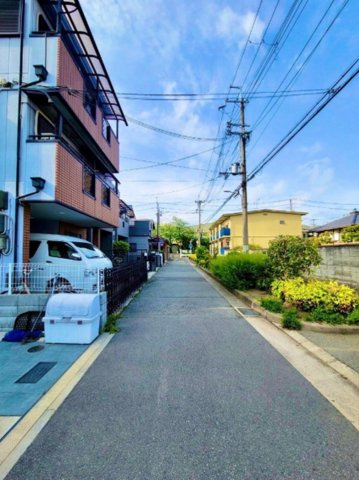 小曽根1丁目の前面道路含む現地写真