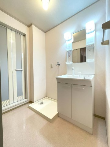 リヴィエール Ⅱの洗面所|※左右反転タイプ・別室の写真になります。