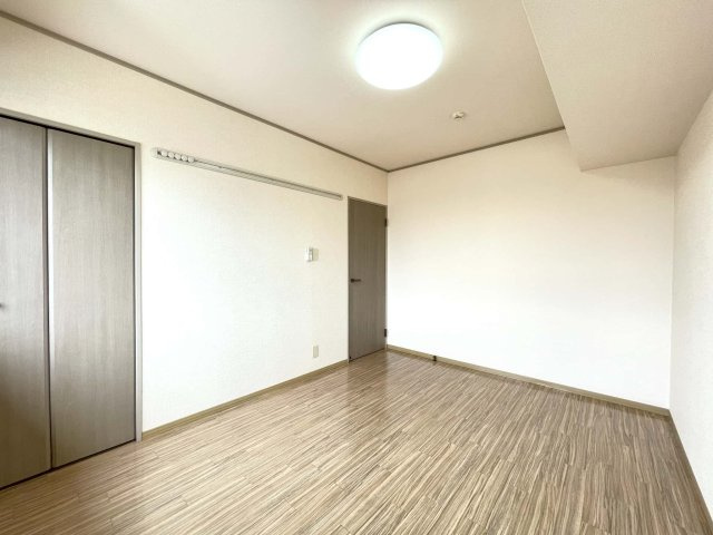 リヴィエール Ⅱの寝室|※左右反転タイプ・別室の写真になります。