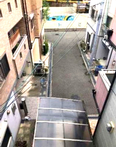 豊中市三国2丁目の前面道路含む現地写真