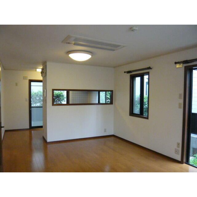 【居間・リビング】 | 浜田山ビィレッヂ | 明るい洋室！