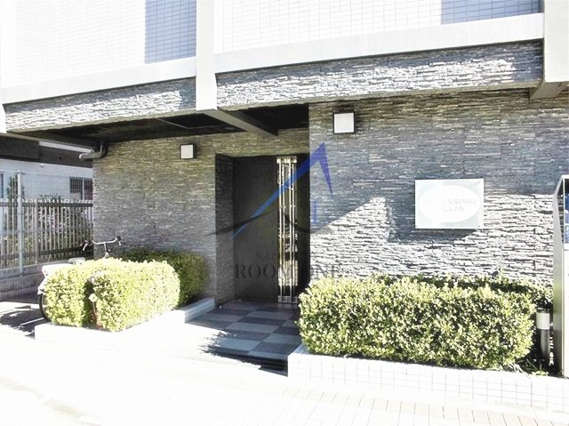 ＡＲＴＥＳＳＩＭＯ　ＲＩＬＬＩＡのエントランス|エントランスです。