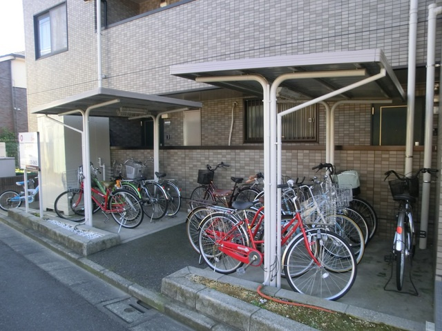 グランドールのその他共用部分|屋根付き駐輪場。