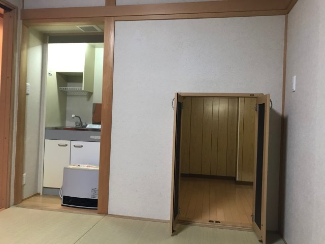 堺市中区深井清水町　中古戸建の和室|ミニキッチン付和室