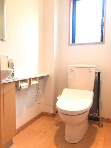 堺市中区深井清水町　中古戸建のトイレ