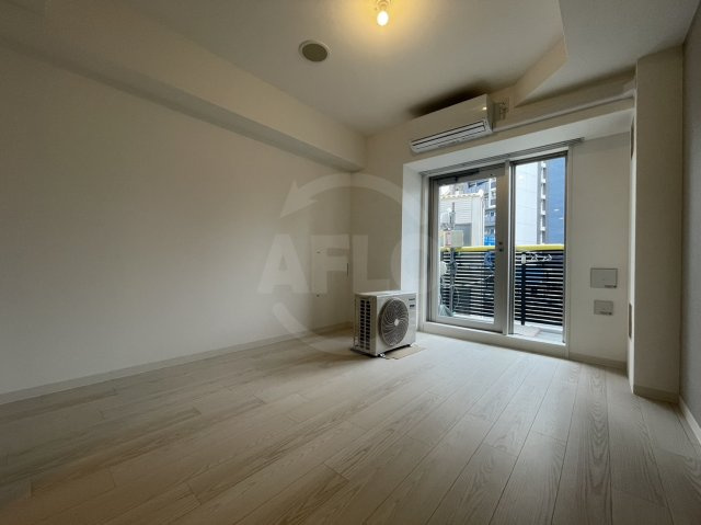 MELDIA CREST TAPP NAMBA-WESTの居間・リビング|MELDIA　CREST　TAPP難波WEST（メディアクレストタップ難波ウエスト）　洋室