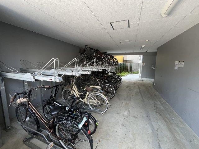 MELDIA CREST TAPP NAMBA-WESTのその他共用部分|MELDIA　CREST　TAPP難波WEST　駐輪場