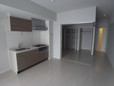 【居間・リビング】 | Grace Heights Yayoicho | 12.8帖のきれいなLDK。