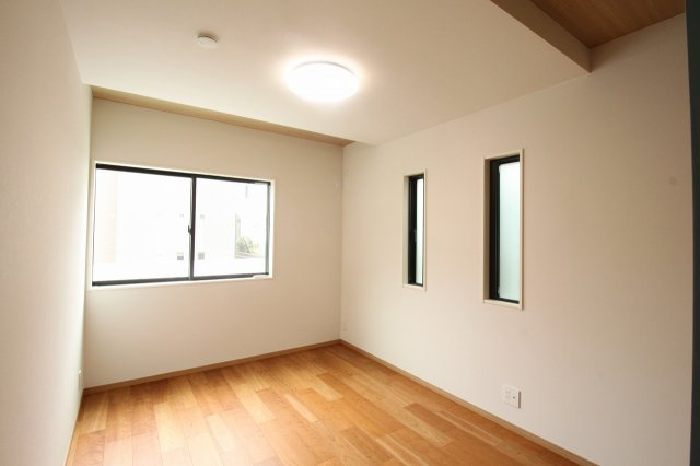 南国市里改田　新築戸建【2階リビング】の洋室|１階　6.5帖