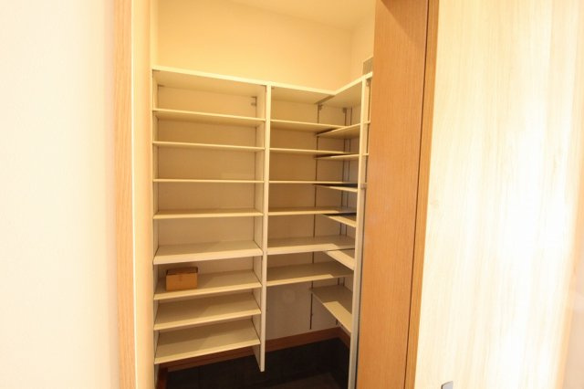 南国市里改田　新築戸建【2階リビング】の収納|シューズクローゼット