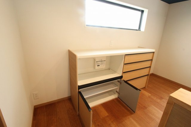 南国市里改田　新築戸建【2階リビング】の収納|カップボード