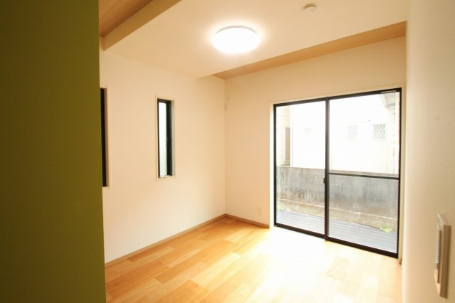 南国市里改田　新築戸建【2階リビング】の洋室|１階　5.9帖