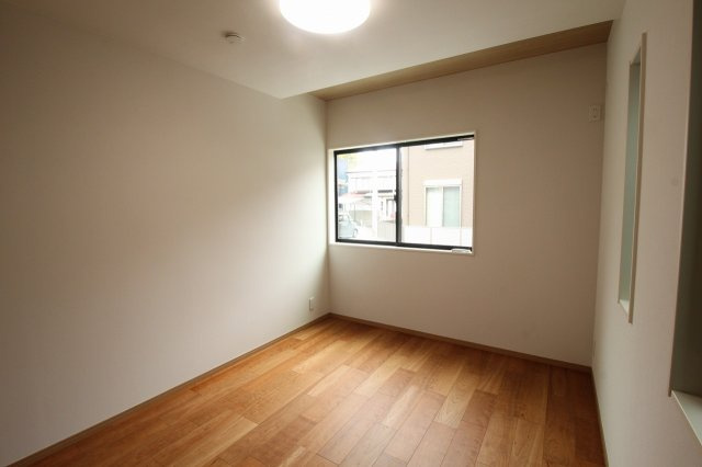 南国市里改田　新築戸建【2階リビング】の洋室|１階　6.5帖