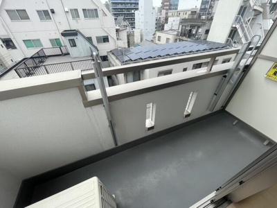 【バルコニー】 | ＬａｒａＦｒａｎｃ本所蔵前 | ※別部屋参考写真です 