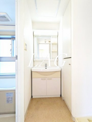 【洗面所】 | ベレッツァ・トーレ | 独立洗面台です。