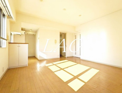 【居間・リビング】 | ベレッツァ・トーレ | 洋室のお部屋です。