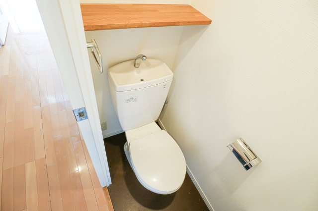 アレクサスイル・ビアンコ　8階のトイレ|別号室のものです。現状優先となります。