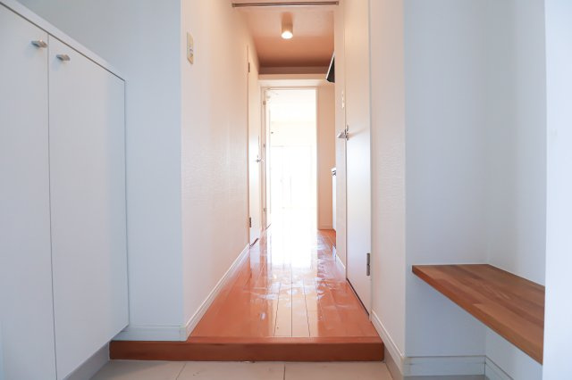 アレクサスイル・ビアンコ　8階の玄関|別号室のものです。現状優先となります。