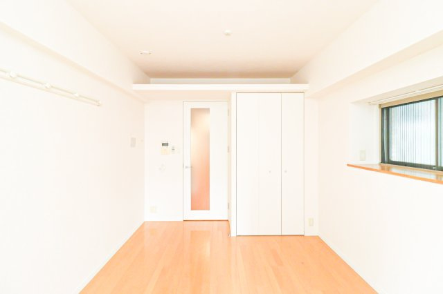 アレクサスイル・ビアンコ　8階の居間・リビング|別号室のものです。現状優先となります。