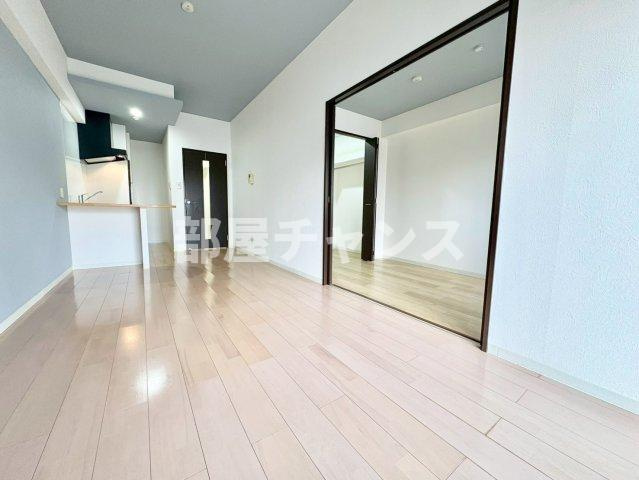 フォレシティ新栄の居間・リビング