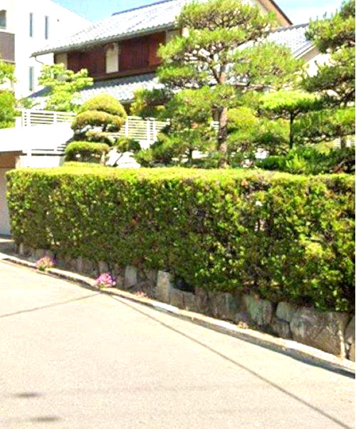 西宮市新甲陽町　中古戸建の前面道路含む現地写真
