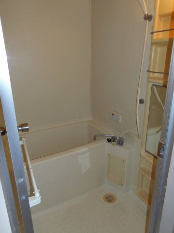 ブランベール大久保の浴室