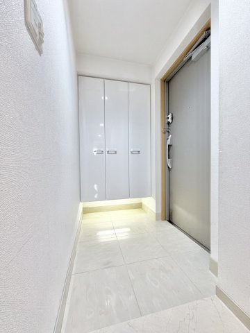 ファミール京橋アクアウィズのエントランス