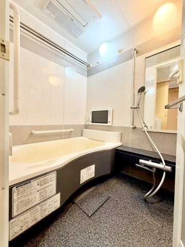 ファミール京橋アクアウィズの玄関