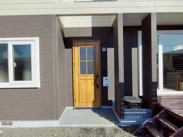河畔4丁目　中古住宅の玄関
