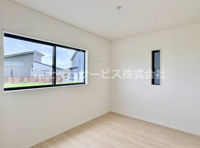 【洋室】 | 浜松市中央区豊町 2期 新築一戸建て 2号棟 | 広々とした洋室です