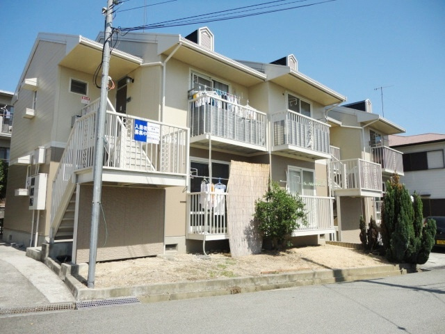 リトルハイツの外観|外装リフレッシュ工事済