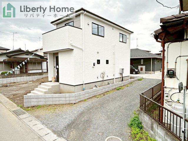 水戸市吉沢町３期　新築戸建の前面道路含む現地写真