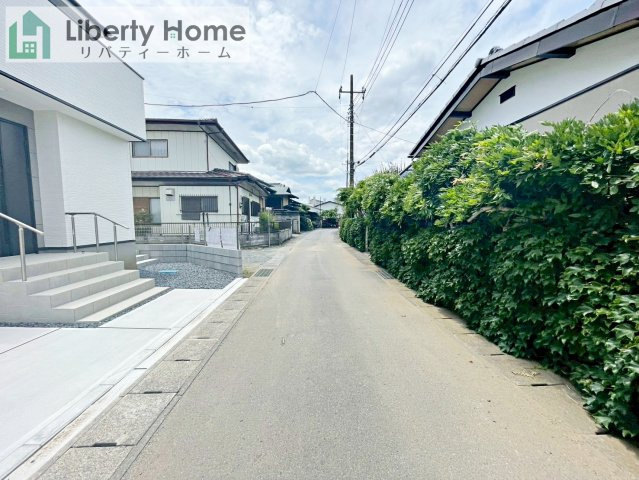 水戸市吉沢町３期　新築戸建の前面道路含む現地写真