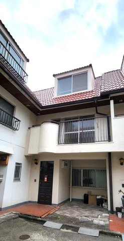 西宮市二見町　中古テラスハウスの外観