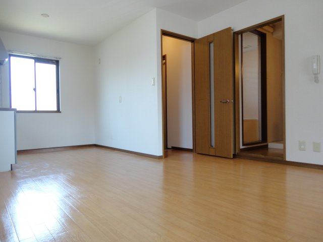 マンションギュゼール2の居間・リビング