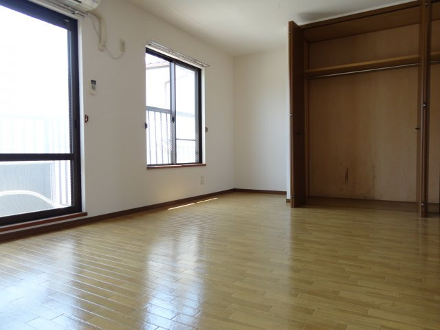 マンションギュゼール2の洋室