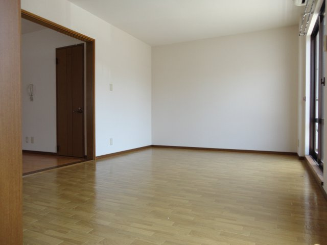 マンションギュゼール2の居間・リビング