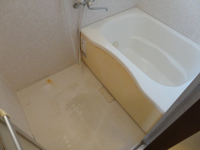 マンションギュゼール2の浴室