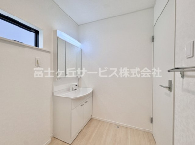 【脱衣所】 | 浜松市中央区豊町 2期 新築一戸建て 4号棟 | 脱衣場です