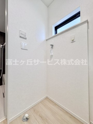 【ランドリースペース】 | 浜松市中央区豊町 2期 新築一戸建て 4号棟 | 洗濯機置き場です