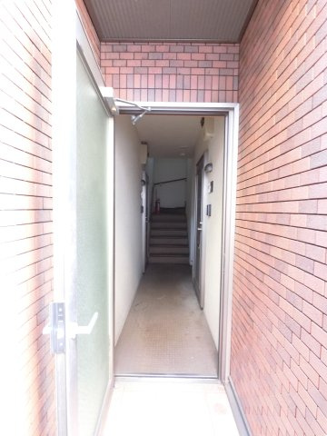 グランデ十番館のエントランス