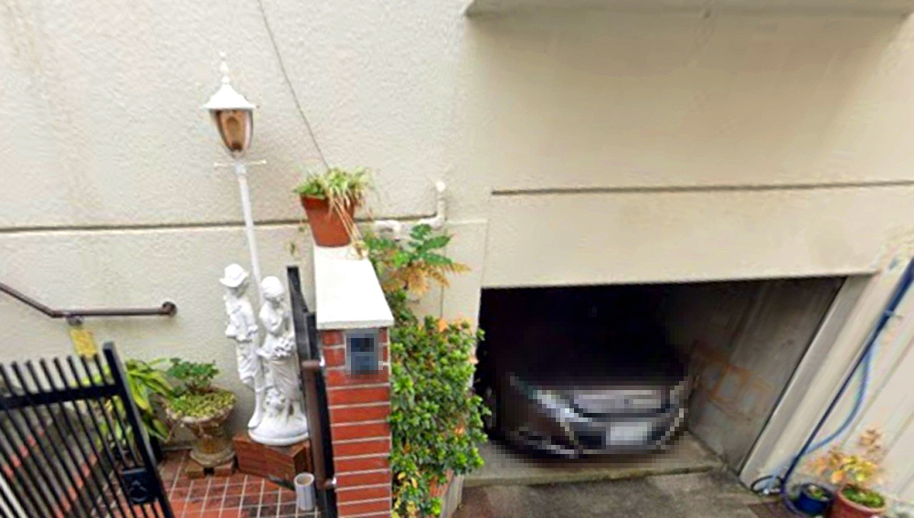 赤松町2丁目　の駐車場