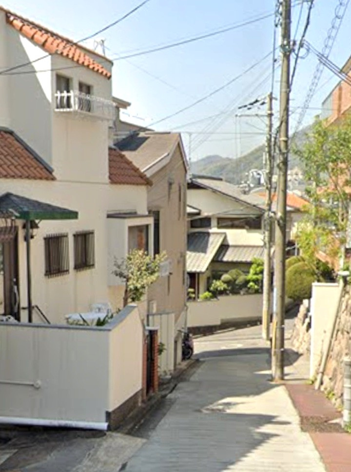 赤松町2丁目　の前面道路含む現地写真