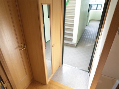 【玄関】 | エメラ美苑Ⅱ | ※同建物別部屋の写真になります。