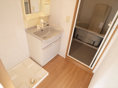 【洗面所】 | エメラ美苑Ⅱ | ※同建物別部屋の写真になります。