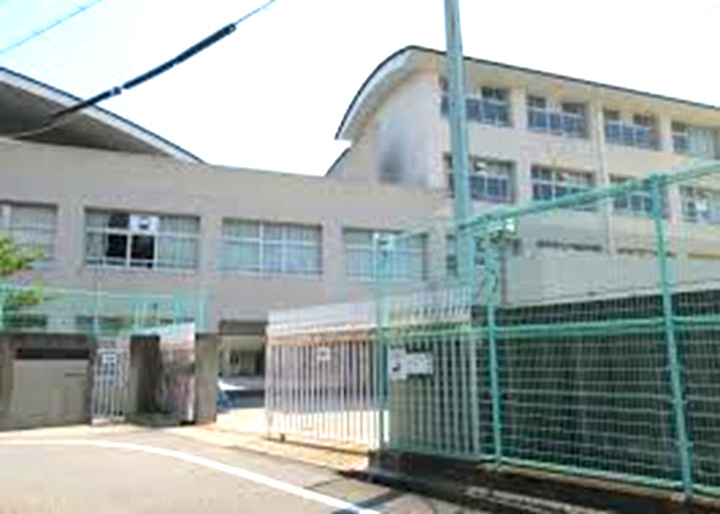 長田区四番町　中古戸建の周辺|神戸市立丸山中学校　徒歩16分